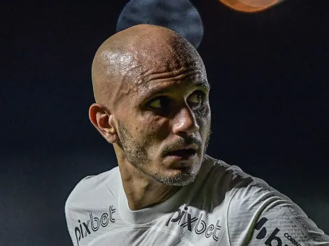 Corinthians pode ter lateral do São Paulo como substituto de Fábio Santos