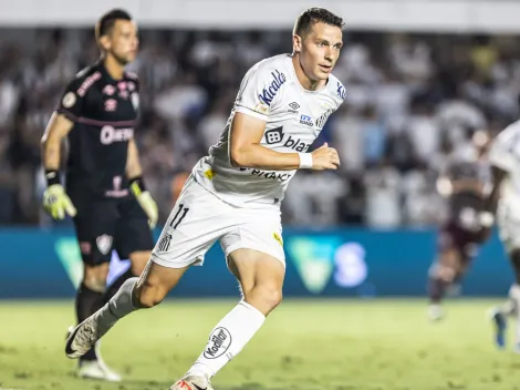 Multa de R$ 389 mi: Atacante volta ao Santos para concorrer com Furch