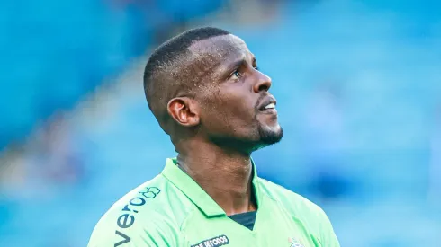 Caíque durante jogo contra o Goiás. Foto: Maxi Franzoi/AGIF