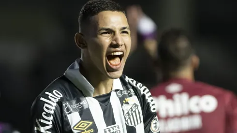 Foto: Jorge Rodrigues/AGIF – Deivid Washington em partida pelo Santos no Campeonato Brasileiro