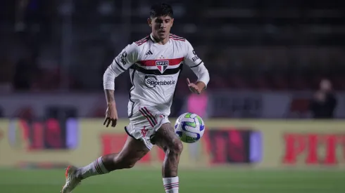 Foto: Ettore Chiereguini/AGIF - Alan Franco foi alvo do Boca