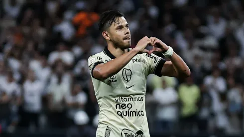 Torcida elogia Romero. Foto: Fabio Giannelli/AGIF