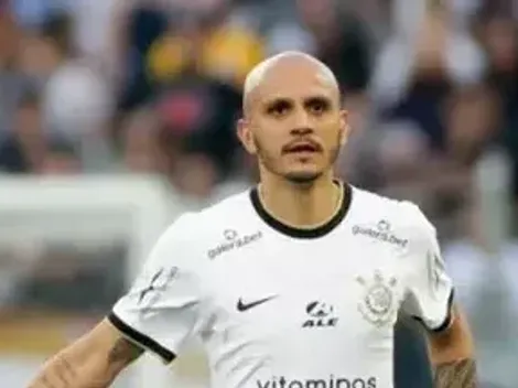 Ídolo do Corinthians fica p da vida com homenagem para Fábio Santos: 'não merece'