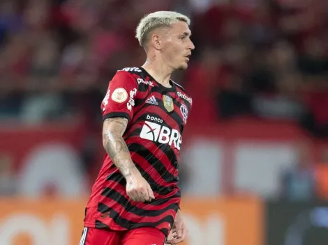 Torcedor do Flamengo rasgou elogios a Varela após grande partida