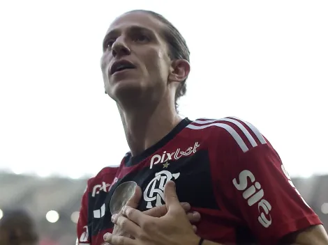 Ele não ficou só com a despedida: Filipe Luís ganha prêmio em último dia no Flamengo