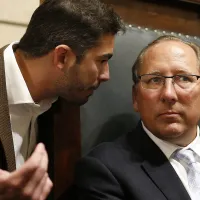 Demissão, \'vai pagar o pato\': Textor é convencido e SAF vai dispensar gente do Botafogo, diz jornal