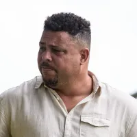 Corinthians e Ronaldo disputam camisa 5 argentino de R$ 16 milhões