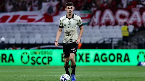 Gabriel Moscardo, jogador do Corinthians, durante partida contra o Internacional na Arena Corinthians pelo Campeonato Brasileiro - Foto: Fabio Giannelli/AGIF