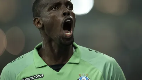 Caíque, goleiro do Grêmio, durante partida contra o Fluminense no estadio Maracana pelo campeonato Brasileiro A 2023. Foto: Jorge Rodrigues/AGIF