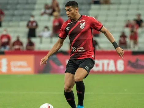 Atacante do Athletico mal retornou de empréstimo, e já pode estar de saída novamente