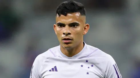 Bruno Rodrigues jogador do Cruzeiro durante aquecimento antes da partida contra o Palmeiras no estadio Mineirao pelo campeonato Brasileiro A 2023. Foto: Gilson Lobo/AGIF