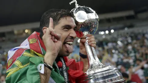 António Oliveira é um dos técnico portugueses no Brasil, junto de Abel Ferreira (foto), do Palmeiras, e Pedro Caixinha, do Bragantino - Foto: Ricardo Moraes - Pool/Getty Images)