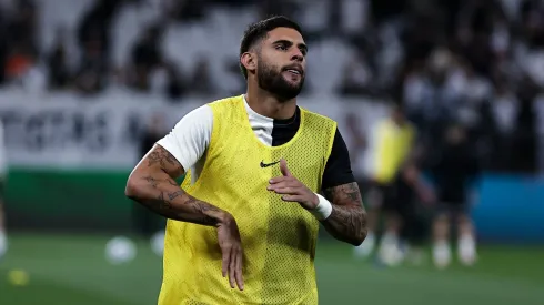 Yuri Alberto, jogador do Corinthians, durante aquecimento antes da partida contra o Bahia no estádio Arena Corinthians pelo Campeonato Brasileiro - Foto: Fabio Giannelli/AGIF