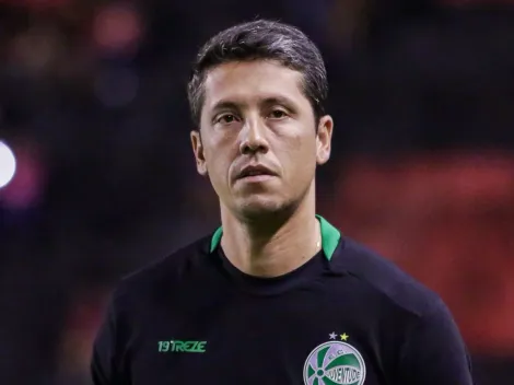 Divergências na negociação entre Santos e Thiago Carpini envolvem presença inusitada e outra proposta