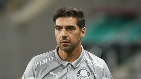 Abel Ferreira deve seguir no comando do Palmeiras. Foto: Pedro H. Tesch/Getty Images.
