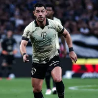 Com o fim de contrato, Giuliano se despede do Corinthians e agradece período no clube
