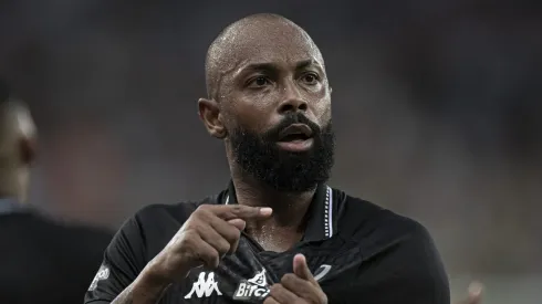 Chay busca conquistar espaço no elenco do Botafogo em 2024