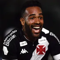 Tem essa proposta se não aposentar: Alex Teixeira está fora do Vasco e pode assinar com time da Série A