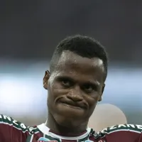 Arias paga torcida do Fluminense de surpresa e fala sobre seu destino pós-Mundial