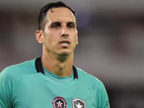 Gatito Fernández sai em defesa de jogador e faz apelo aos torcedores do Botafogo, “Caímos juntos”