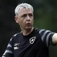 Inacreditável: Ex-jogador do Botafogo tem reação inesperada durante entrevista no jogo entre lendas no Morumbi 