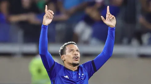 Matheus Pereira jogador do Cruzeiro comemora seu gol durante partida contra o Athletico-PR no estadio Mineirao pelo campeonato Brasileiro A 2023. Gilson Lobo/AGIF