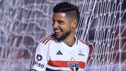 Cicinho em jogo comemorativo pelo São Paulo. Foto: Marcello Zambrana/AGIF