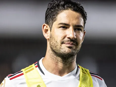 Situação complicada: Pato veste camisa de adversário e evita dar detalhes sobre futuro