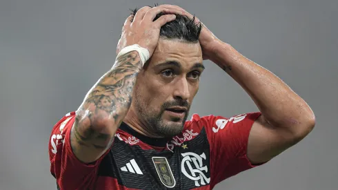 Arrascaeta jogador do Flamengo lamenta durante partida contra o Atletico-MG no estadio Maracana pelo campeonato Brasileiro A 2023. Thiago Ribeiro/AGIF