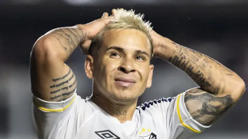 Soteldo teve temporada conturbada no Santos. Foto: Abner Dourado/AGIF