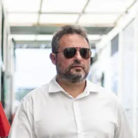 Contrato até 2026, mercado ‘quente’: Alexandre Mattos gera influência e Vasco se aproxima de titular do Coritiba