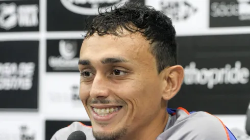 Pituca joga muita bola
Foto: Fernanda Luz/AGIF