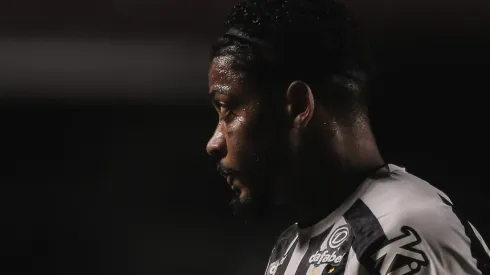 Carille revela como Santos deve jogar e dá exemplos da época de Marinho. Foto: Ettore Chiereguini/AGIF