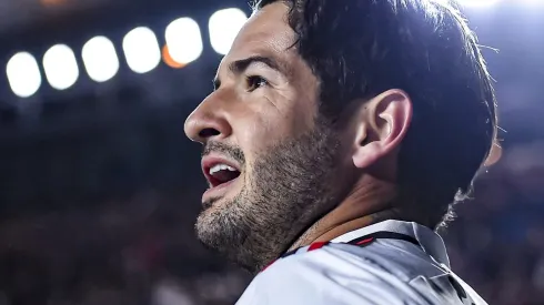 Alexandre Pato com a camisa do São Paulo - Foto: Marcelo Endelli/Getty Images