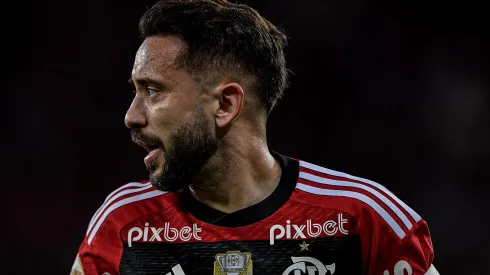 Everton Ribeiro tem futuro em aberto no Flamengo. Foto: Thiago Ribeiro/AGIF