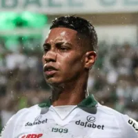 Mal voltou e já aprontou: Alef Manga ‘aparece’ em campo e assunto cai como uma bomba na torcida do Coritiba