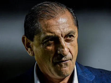 Após se afastar de acordo, jogador se aproxima de permanecer com ajuda de Ramón