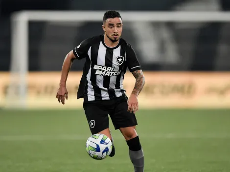 Após provocar flamenguistas nas redes sociais, jogador do Botafogo tem rede social suspensa