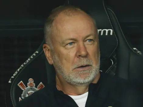 Santos aumenta oferta e passa por cima de Mano Menezes para assinar com atacante