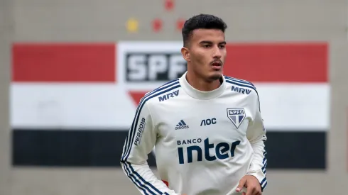 Zagueiro Walce durante treino do São Paulo no CT Barra Funda. Foto: Marcello Zambrana/AGIF