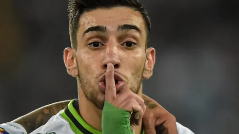 Pedrinho, em ação pelo América-MG - Foto: Thiago Ribeiro/AGIF