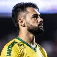 Vai melar? Corinthians \'vacila\' em anúncio de Raniele e bastidores da negociação vem à tona