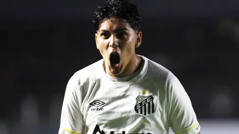 Rodrigo Cezar deixa Santos para jogar emprestado no Grêmio em 2024 - Fotos : Pedro Ernesto Guerra Azevedo/Santos FC