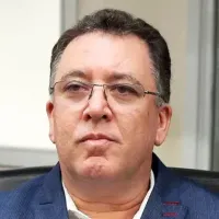 Vai fazer a diferença? Pressionado, Marcelo Teixeira tem nova missão no Santos