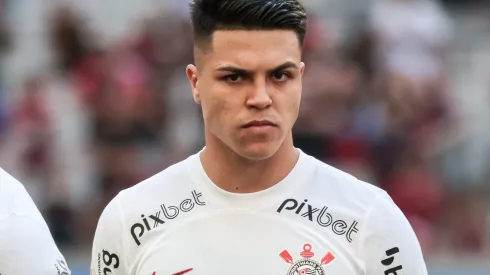 Roni pode ir em definitivo para o Atlético Goianiense Foto: Robson Mafra- AGIF