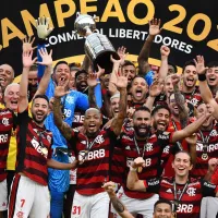 Não acredito nisso: Loja franqueada do Fluminense tapa escudo do Flamengo na taça da Libertadores