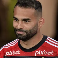 Corinthians toma decisão sobre Thiago Maia e assunto impacta em +1 defensor do Flamengo