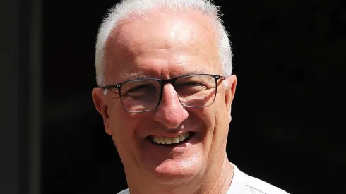 Dorival sorrindo na chegada ao CT. Foto: Rubens Chiri / saopaulofc