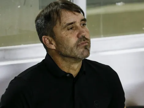 A caminho do Inter: Coudet pede e Barcellos contrata meia