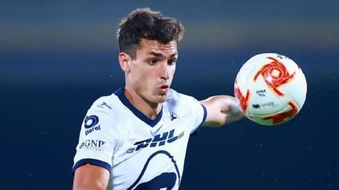 Foto: Hector Vivas/Getty Images - Dinenno em partida pelo Pumas